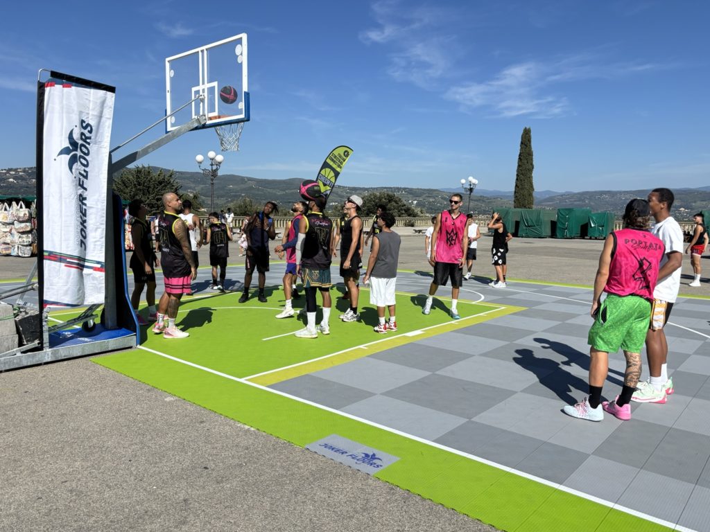 Campo modulare Joker Floors alle Finals ESTRA CHECK IT 1V1 Tour a Piazzale Michelangelo, Firenze